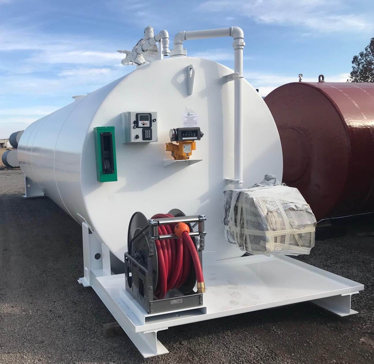 Fuel Tank w/ Meter 100 Gallon - ELEMENT