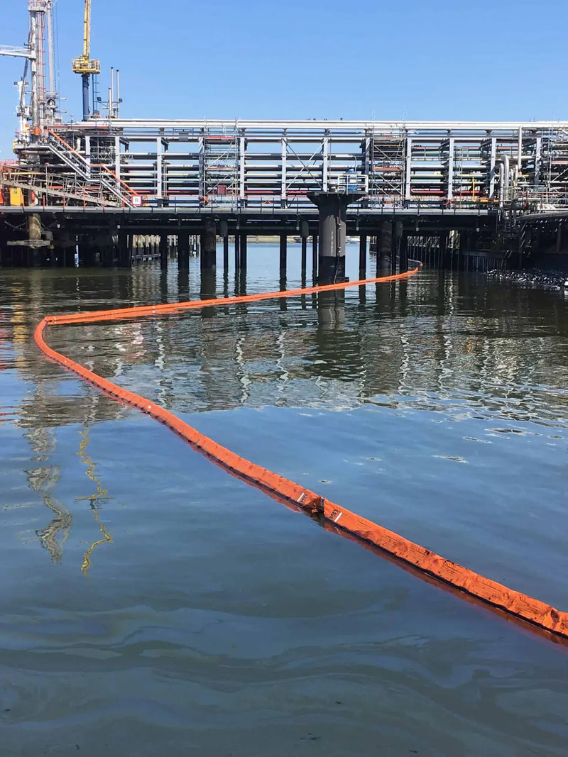 Ultra Oil Boom Rapid Model near oil drilling
