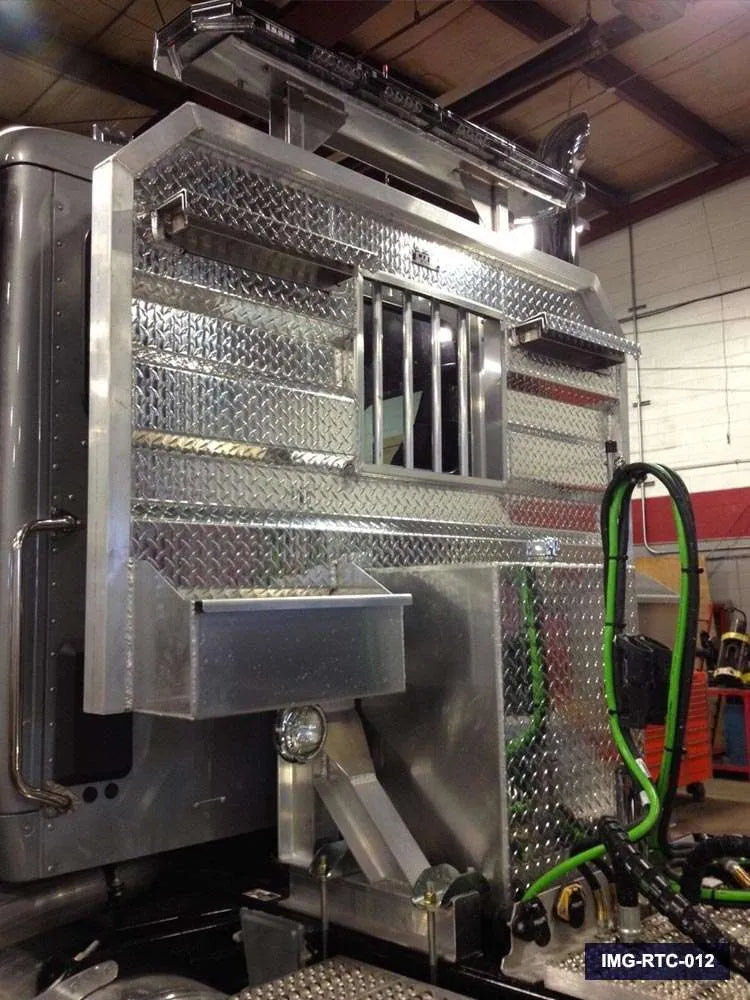 Iconic Semi Headache Rack Hydraulic Tank side close up